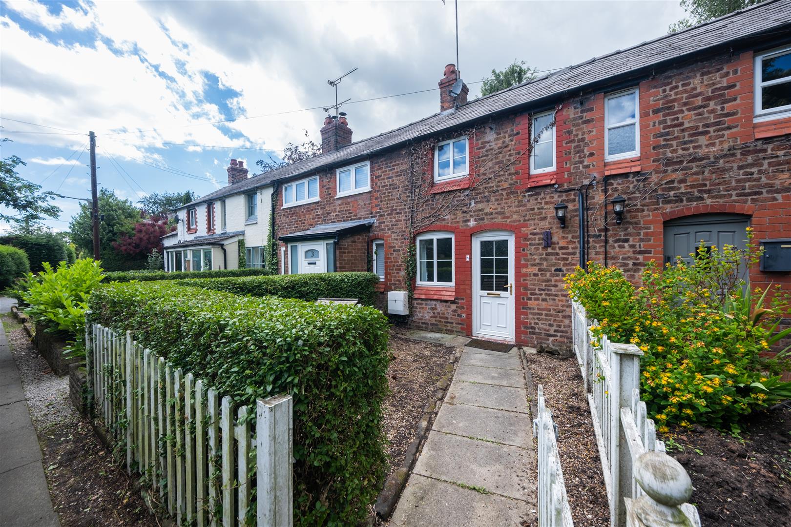 2 bedroom Terraced House for Sale in Ashton